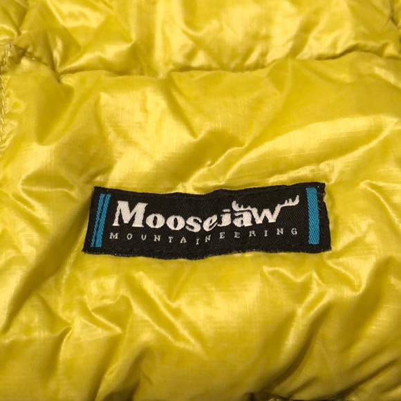 New men’s XXL MOOSEJAW MOUNTAINEERING 1/4 Zip Down Pullover. NWOT - Picture 2 of 6